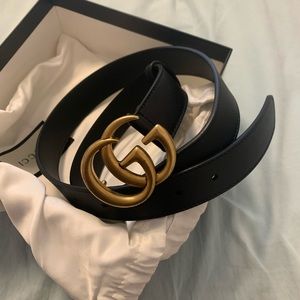 Gucci leather belt with double G